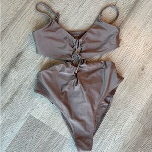 JMP the label one piece 🤎